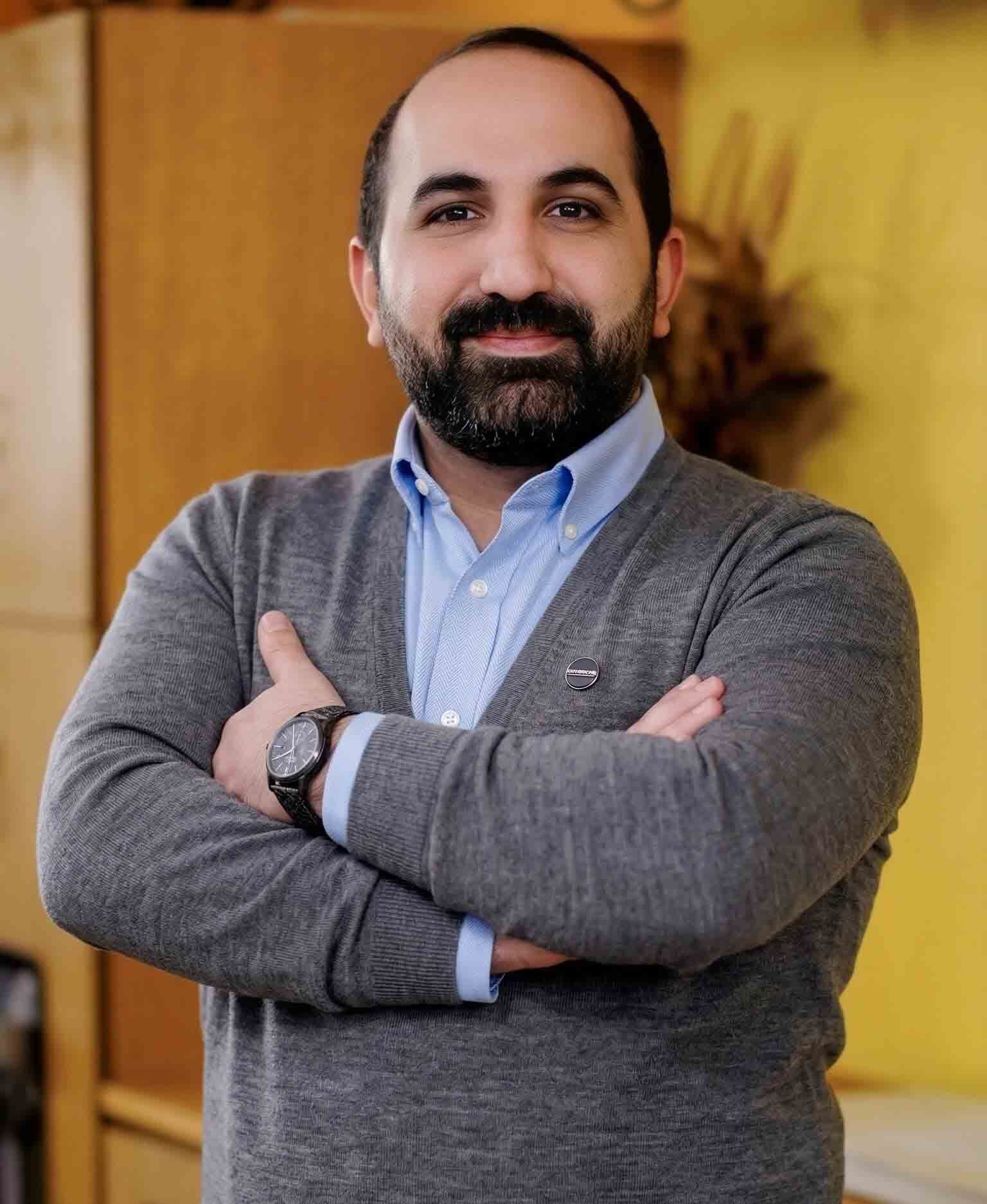 Sezer Kamir 091603822