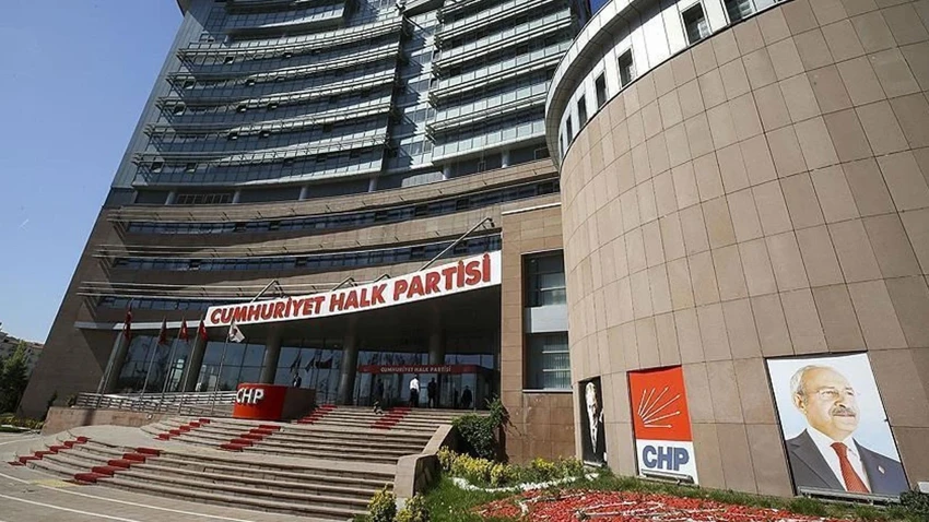 CHP'de Dengeler Değişti: Gürsel Tekin ve Heyetinin Görevine Son Verildi