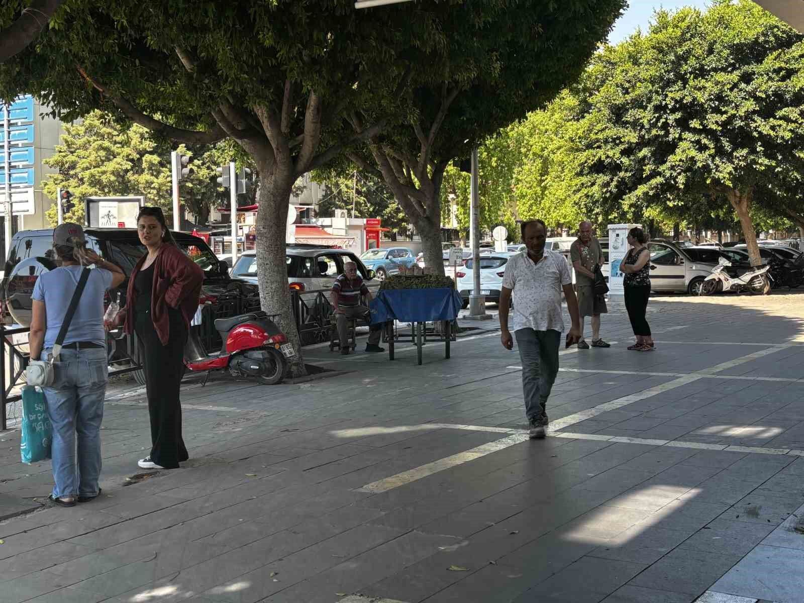 Adanalı Hemşehrilerinden Haluk Levent'e "Kandırıldık" İsyanı