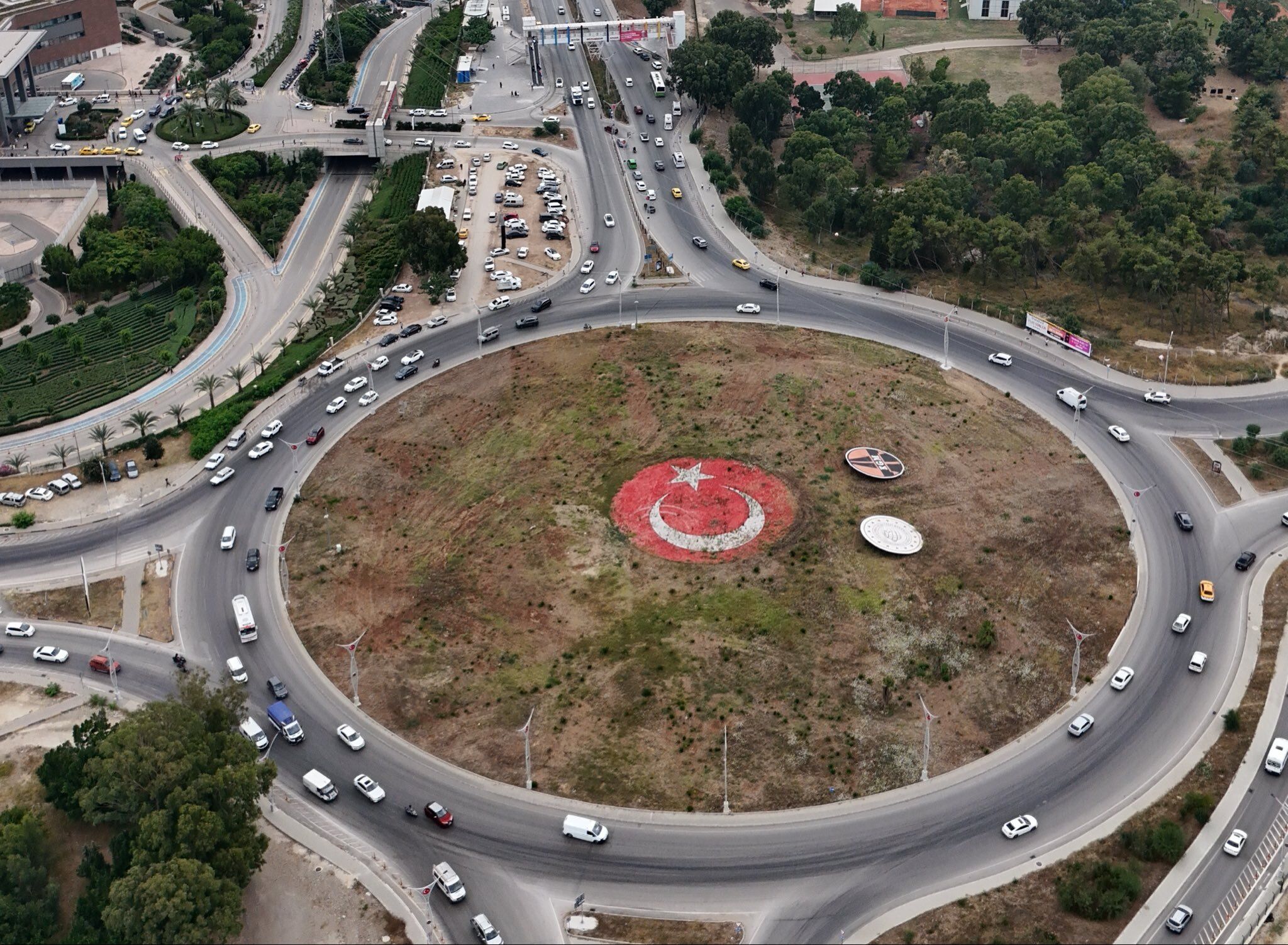 Adana Şehir Hastanesi Önündeki "Akıllı" Kavşak Sınıfta Kaldı
