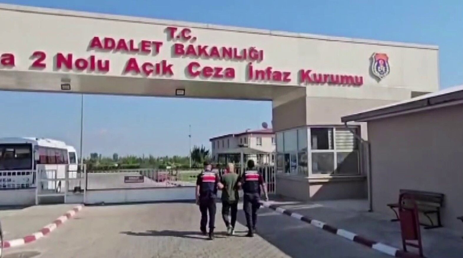 Adana’da Firari Hükümlülere Operasyon! 4 Aranan Şahıs Yakalandı