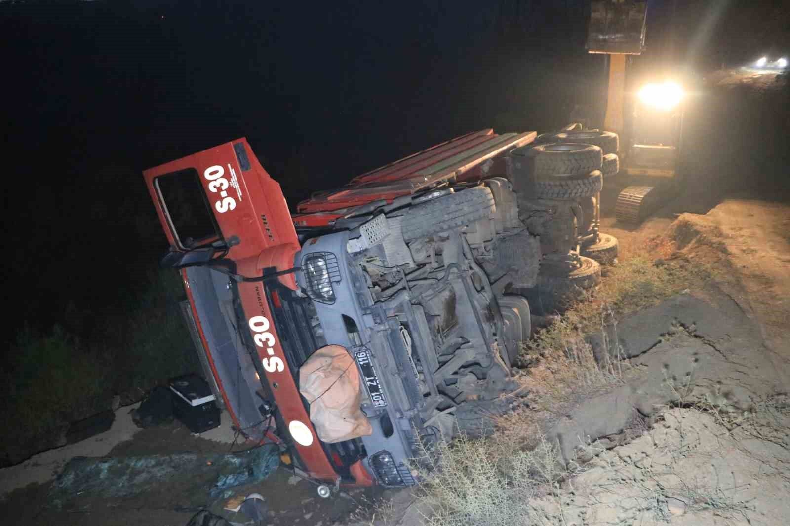 Karaisalı’da Orman Yangınına Müdahale Sırasında Kaza! 2 İşçi Yaralandı