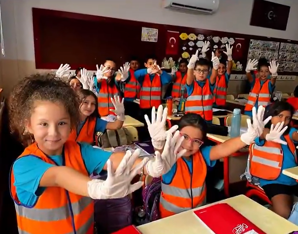 Adana’daki Okullarda Sıfır Atık Seferberliği! Öğrenciler Çevre İçin Sahaya Çıktı