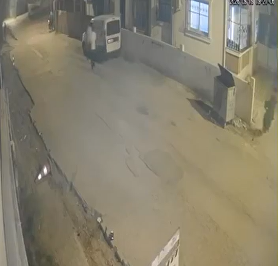 Akrobasi Yaparken Park Halindeki Araca Çarptı
