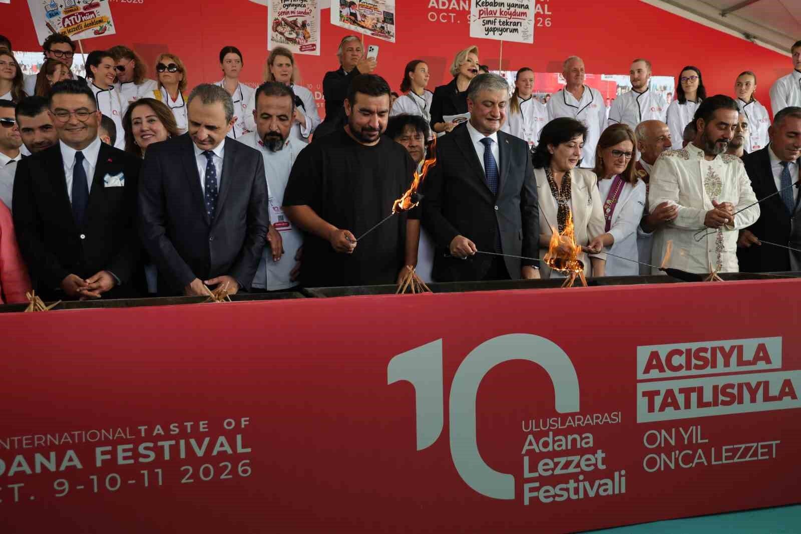 Adana Lezzet Festivali’nde Dev Mangal Ateşi Yakıldı! Hedef 1 Milyon Ziyaretçi