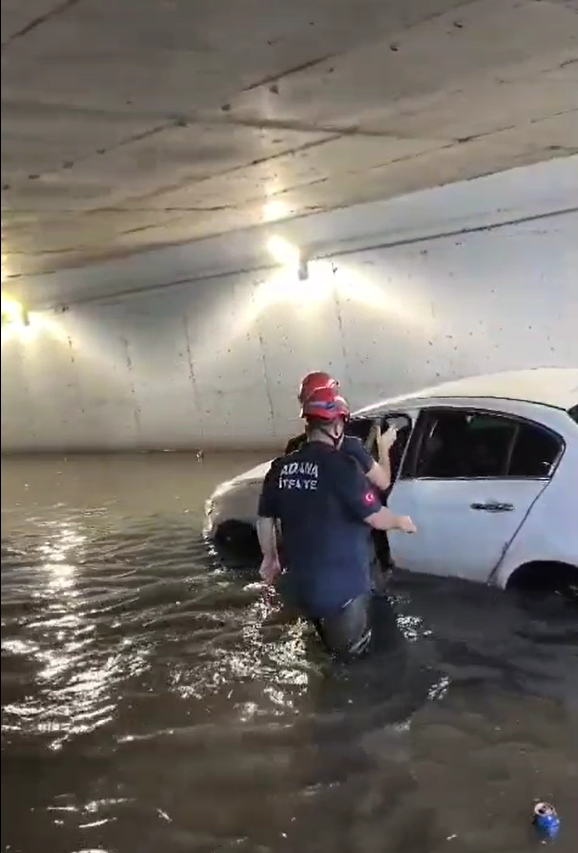 Merkez Park Otoparkında Kurtarma Operasyonu