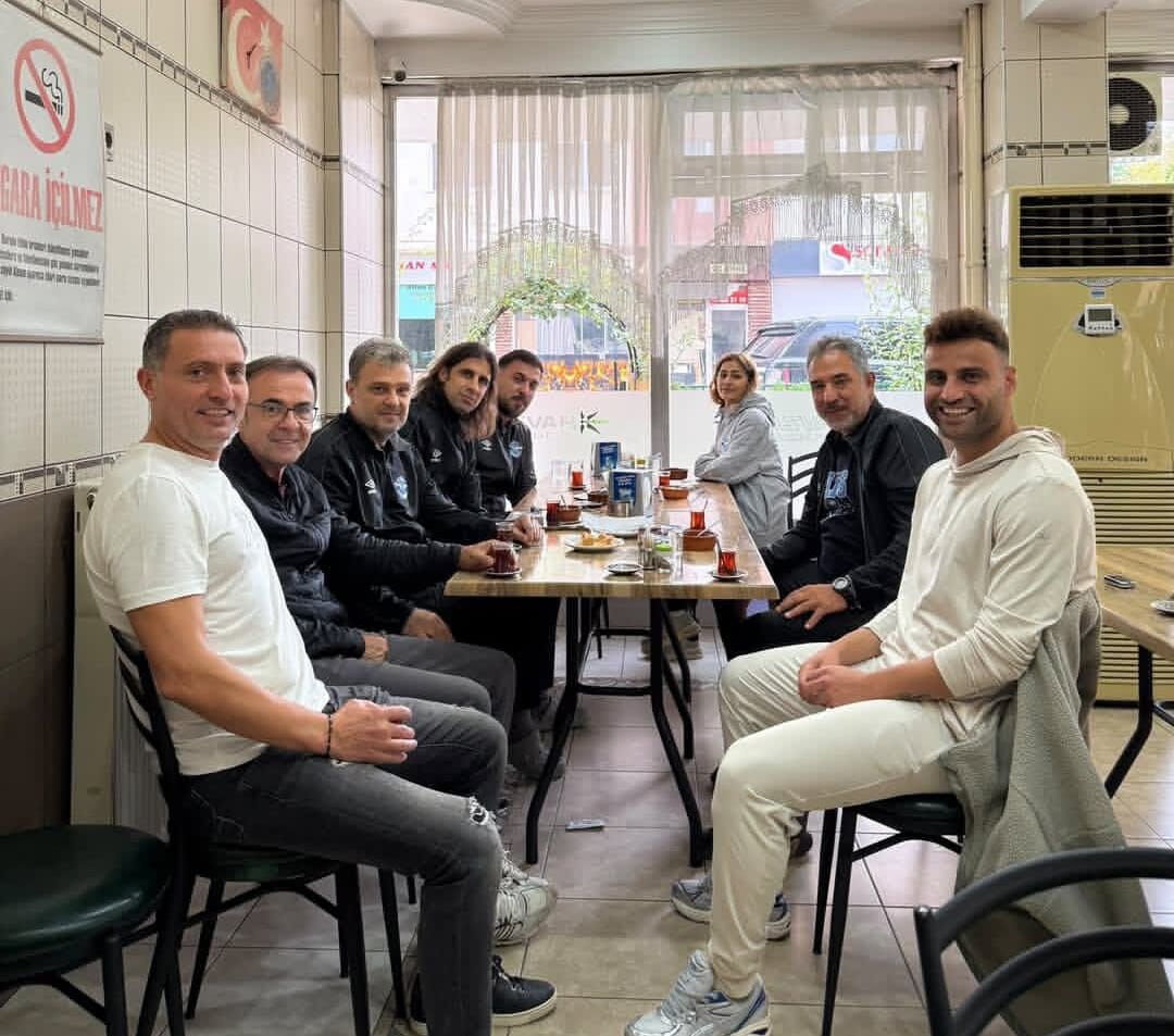 Adana Demirspor kafilesine, Deniz Türüç'ten Jest