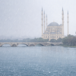 Adana’da Şiddetli Sağanak! Tufanbeyli’de Sokaklar Göle Döndü