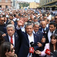 Özel