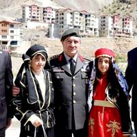 Özel