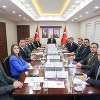Özel