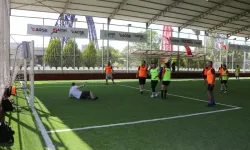 Eğitimciler Hünerlerini Futbolda Sergileyecek: Eğitim-Bir-Sen'in 15. Kardelen Futbol Turnuvası Başladı