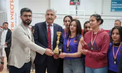 Kahta Belediyesi turnuvasında kupalar sahiplerini buldu