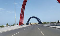 Adana Yavuzlar Köprüsü'nde Tehlikeli Manzara