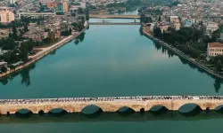 Adana, Elindeki Değeri Kullanamıyor