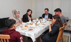 Hatay Valisi Yetim Çocuklara Umut Oldu