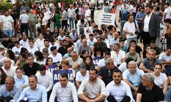 Adana’da Zeydan Karalar’a Destek İçin Oturma Eylemi Başlatıldı