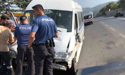Manisa’da İşçi Servisi Ağaca Çarptı: 8 Yaralı
