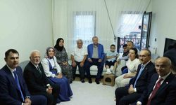 Cumhurbaşkanı Erdoğan, Malatya’da Depremzede Bir Aileyi Ziyaret Etti