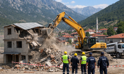 Kozan'da 289 Kaçak ve Mevzuata Aykırı Bina İçin Yıkım Süreci Başlıyor