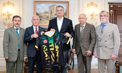 “Vali Yavuz’dan Veteranlar Masa Tenisi Turnuvası’na Tam Destek