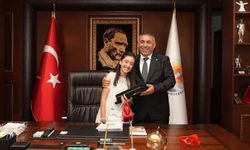 Adana BB Başkanlık Koltuğunda Küçük Yazar Oturdu: Talimatlarını Verdi