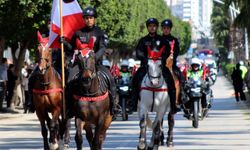 Adana Sokaklarında Gurur Anı! Polis Korteji Büyük İlgi Gördü