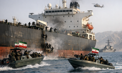 Trump Ateşkesi Uzattı: İran İki Gemiye El Koydu