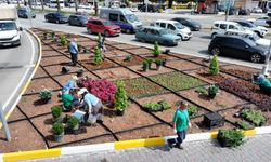 Adana’da Bulvarlar Çiçek Açıyor: Kavşak Noktalarına Modern Peyzaj Düzenlemesi
