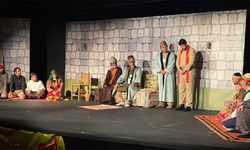 Adana’dan Diyarbakır’a Sanat Köprüsü: ‘Pir Sultan Abdal’ Oyunu Büyük İlgi Gördü