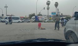 Adana E-5 Karayolu'nda Akılalmaz Görüntü: Ölüm Çukuruna 'Halılı' Önlem!