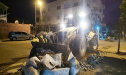 Ceyhan’da Gece Mesaisi: Moloz Ve Hafriyat Atıkları Temizlendi