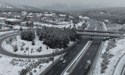 Pozantı'da Kar Yolları Kapadı