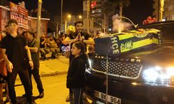 Kozan’daki Kutlamalarda Dikkat Çeken Görüntü: Tabutlu Gösteri