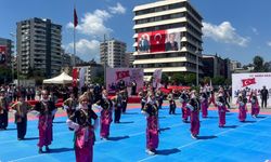 Adana’da 19 Mayıs Coşkusu Meydanlara Taştı