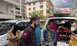 Bingöl'de dumanlar binayı sardı: 13 kişi dumandan etkilendi