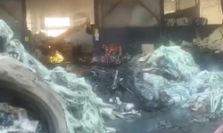 Ceyhan Mustafabeyli’de Korkutan Fabrika Yangını: Takviye Ekipler Sevk Edildi