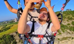 Adanalı Gökyüzünde Şırdan Yedi! Sosyal Medyada Gündem Oldu