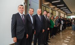 Özgür Özel Adana’ya Geldi! Havalimanında Büyük Karşılama