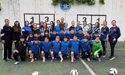 Adana Demirspor'da Anneler Sahaya İndi