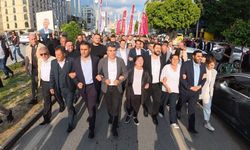 Adana’da CHP’liler Sokağa İndi! “Mutlak Butlan” Kararına Sert Tepki