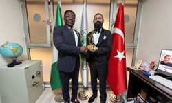 Barış Elçisi Akif Manaf’a Uluslararası Ödül Yağmuru Sürüyor