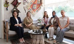 Süreyya Yavuz Yüreğir'deki Gastronomi Sultanları Kooperatifi'nde Üreten Kadınlarla Buluştu