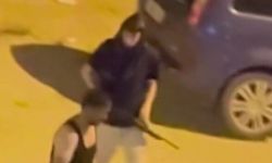 Adana'da Tehlikeli Görüntüler: Sokakta Pompalı Tüfekle Atış Yaptı