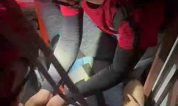 Adana'da Korku Dolu Anlar! Engelli Asansöründe Mahsur Kalan Vatandaşı İtfaiye Kurtardı