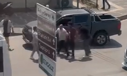 Adana’da Fuzuli Caddesi'nde Dehşet Anları: Sokak Ortasında Tüfekli Kavga Kamerada!