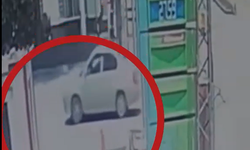 El Freni Unutuldu! Otomobil Kendi Kendine Caddeye ÇIktı