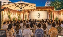 Adana’da Nostalji Rüzgarı: Tarihi Konakta Açık Hava Sinema Keyfi Başlıyor