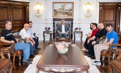 Adana Valiliği'nde Duygusal Buluşma! Vali Yavuz Şehit Aileleri ve Gazileri Ağırladı