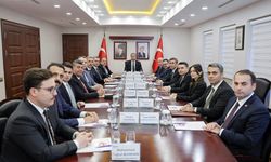 Vali Yavuz 15 Kaymakamla Masaya Oturdu! Adana'nın Geleceği Konuşuldu